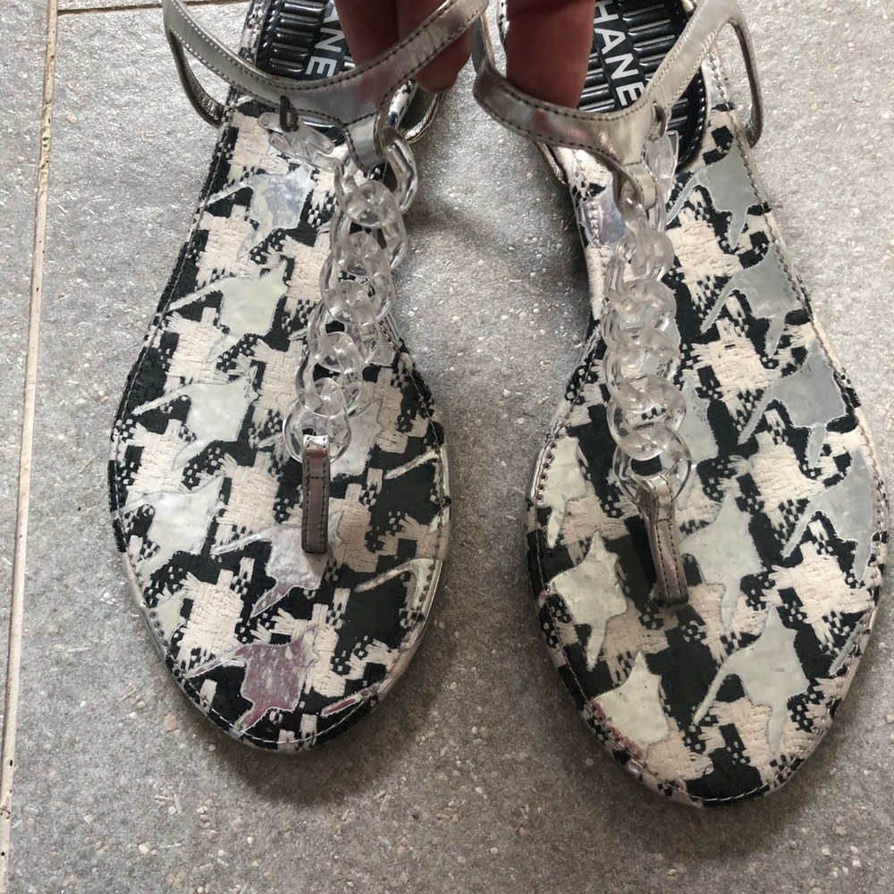 SOLD CHANEL Entre Doigts Metallic Chain Sandals - Picture 3 of 5